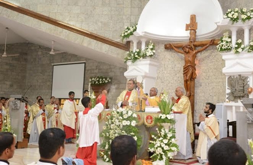 Bishop Francis Serrao ordains 9 deacons